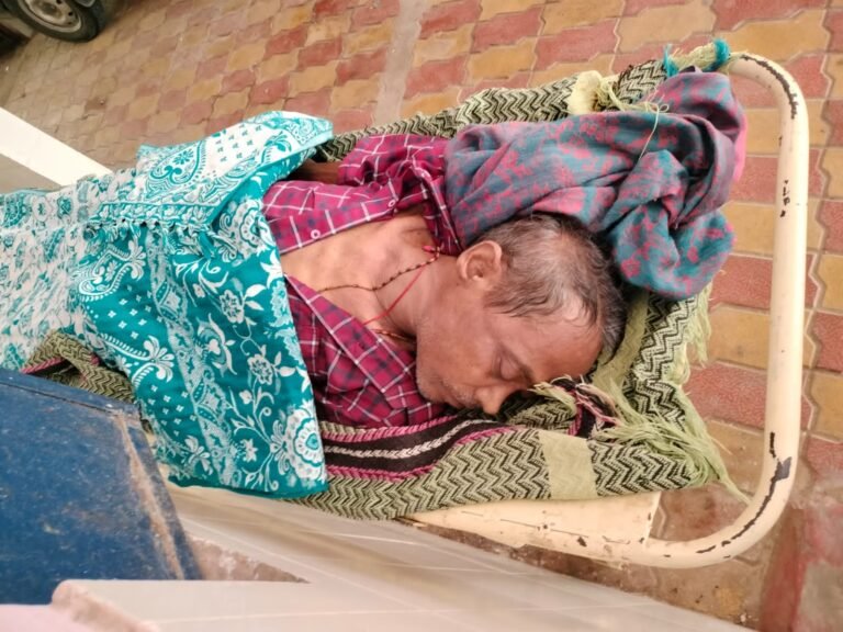 बागबाहरा ब्लाक के सिमगांव में दिल दहला देने वाला घटना बेटे विवाद होने के बाद माता पिता ने खाया जहर,जिसमें पिता की हो गई मौत..